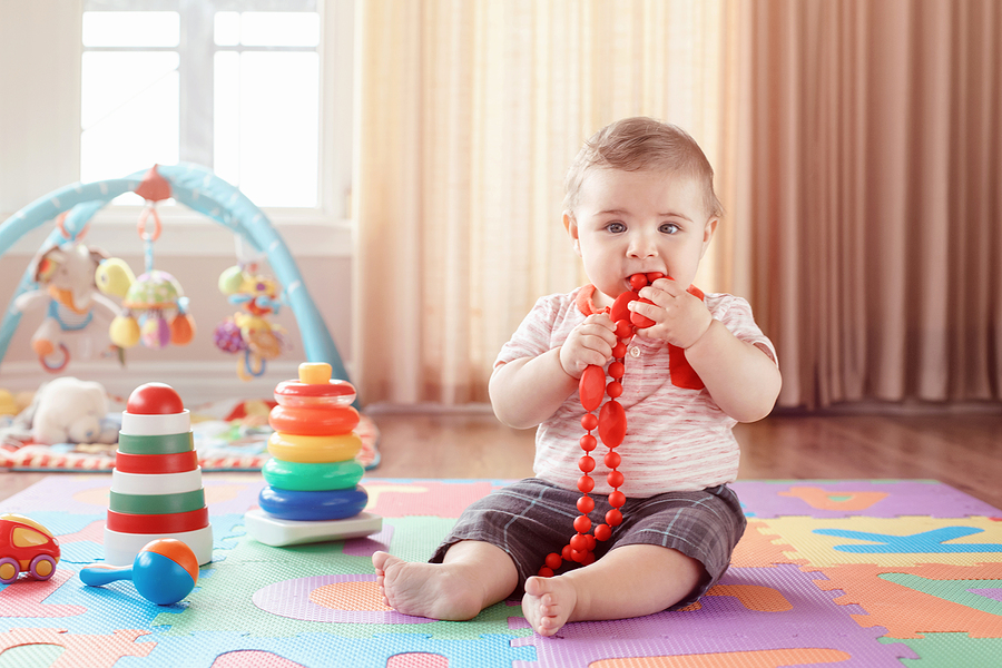 Family Dentist in Green Lake Has the Top Home Remedies for Teething